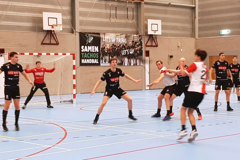 ingekaderde foto 1 tachos vs feijenoord dd 181221 aanval feijenoord