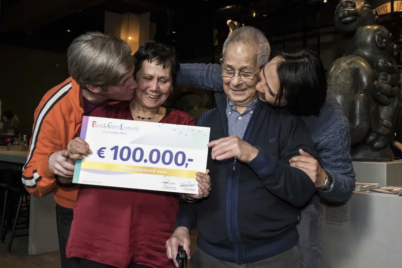 joyce uit waalwijk wint 100000 euro