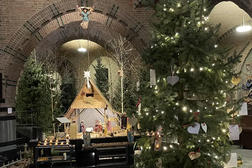 kerststal met gebedsboom sint jan