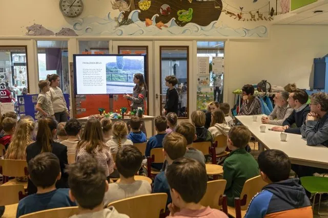 leerlingen basisschool de brug in waspik