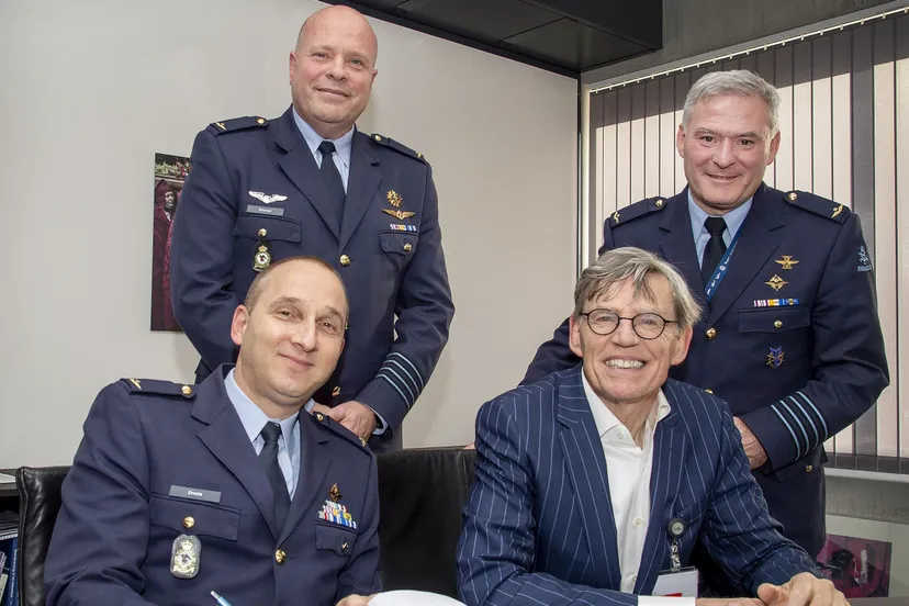 ondertekening luchtmacht