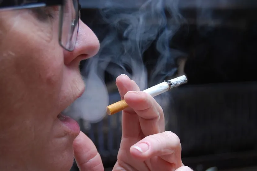 smoking 2168601 1280