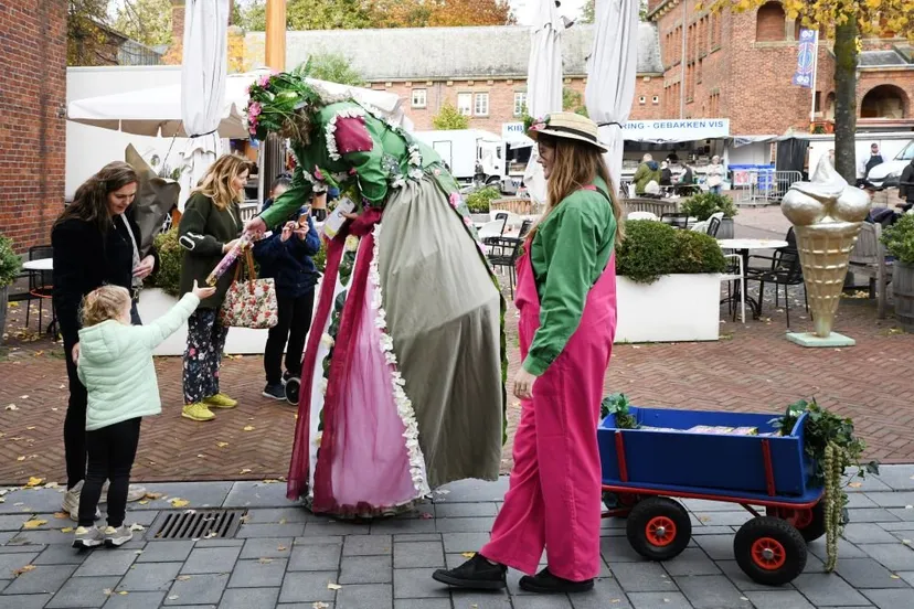 uitdelen boomstekjes 1