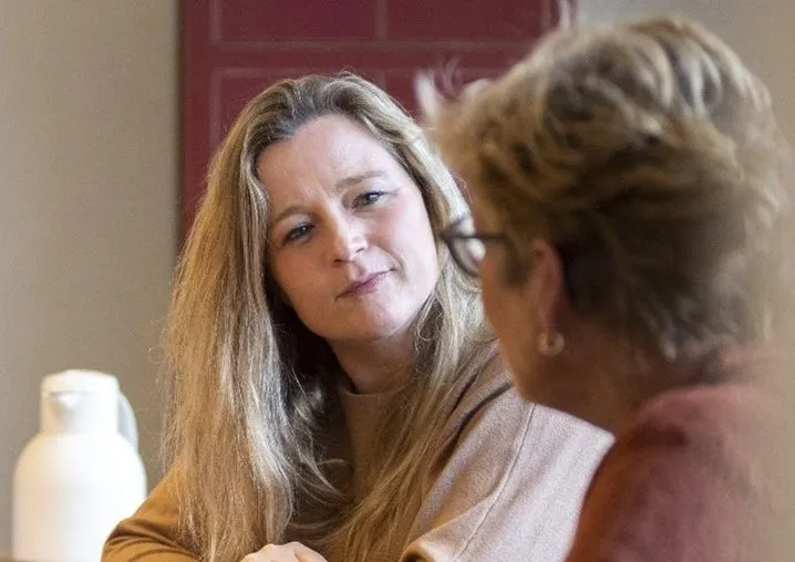 afbeeldingvrouwen 25 49