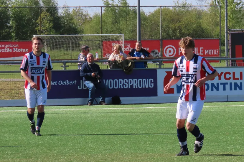 Persbericht vv RWB (RWB wint overtuigend en houdt de nul)