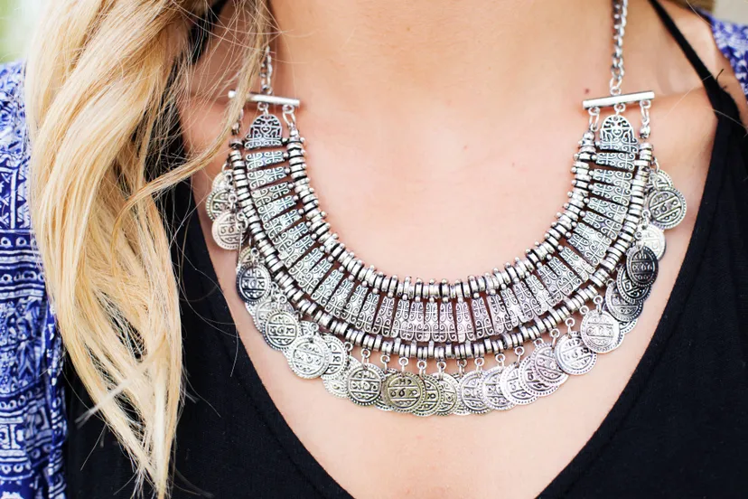 estall-woman-518275