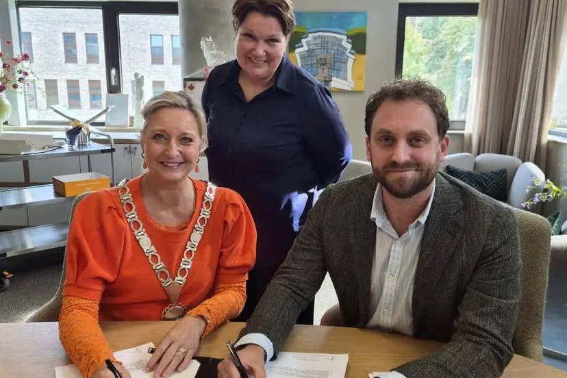 Ondertekening ontwikkeling Kropholler oost