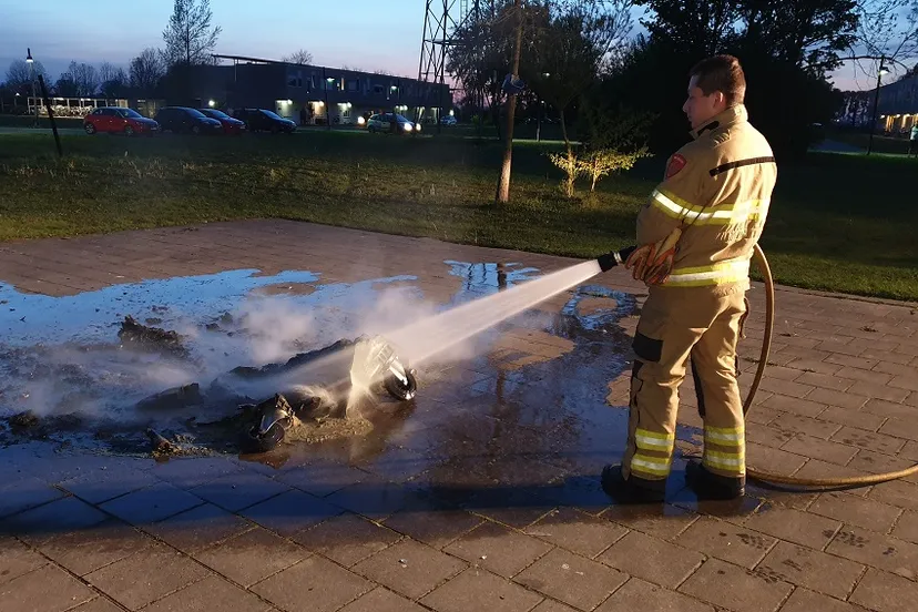 23 04 haarweg container