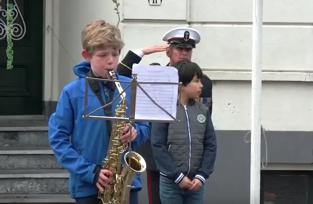 adoptieceremonie 5 meiplein