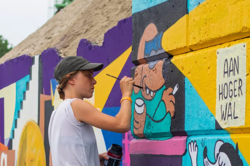 beeld graffitimuur havenklein