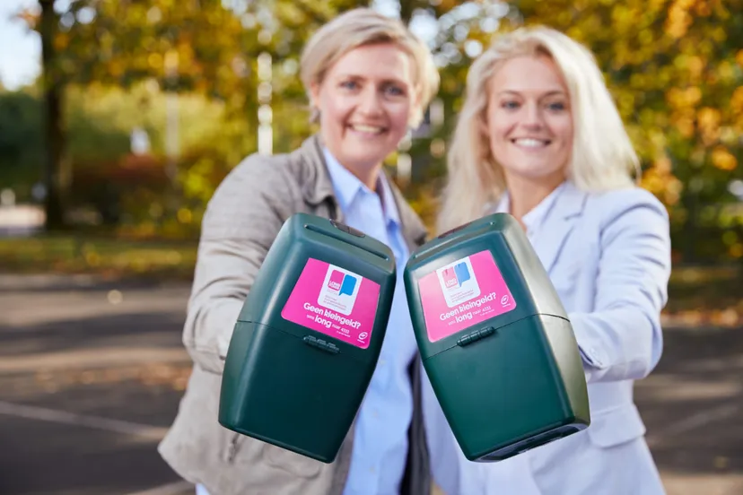 collectanten met collectebus