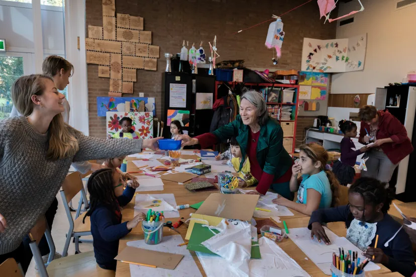 creatieve activiteit voor kinderen in azc inge van mill