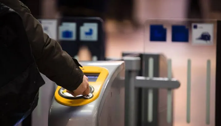 duo mag reisgegevens student opvragen 715x408