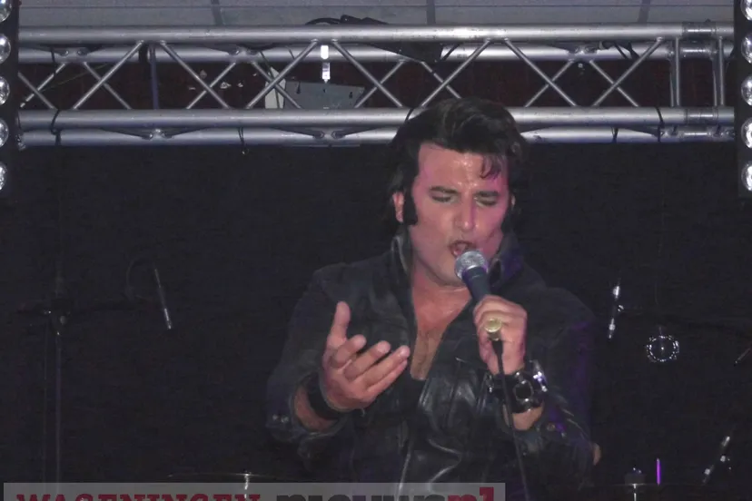 elvis tribute 053 gordon davis