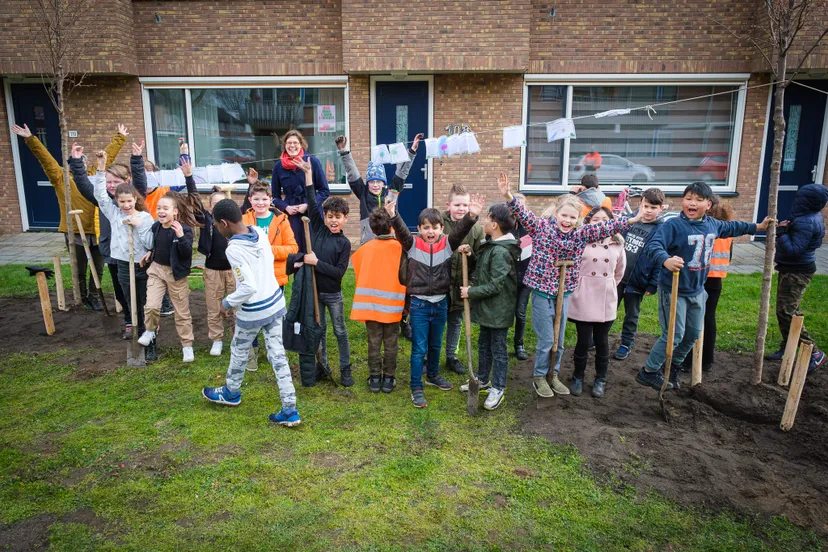 foto boomplantdag onder vermelding van fotograaf guy ackermans