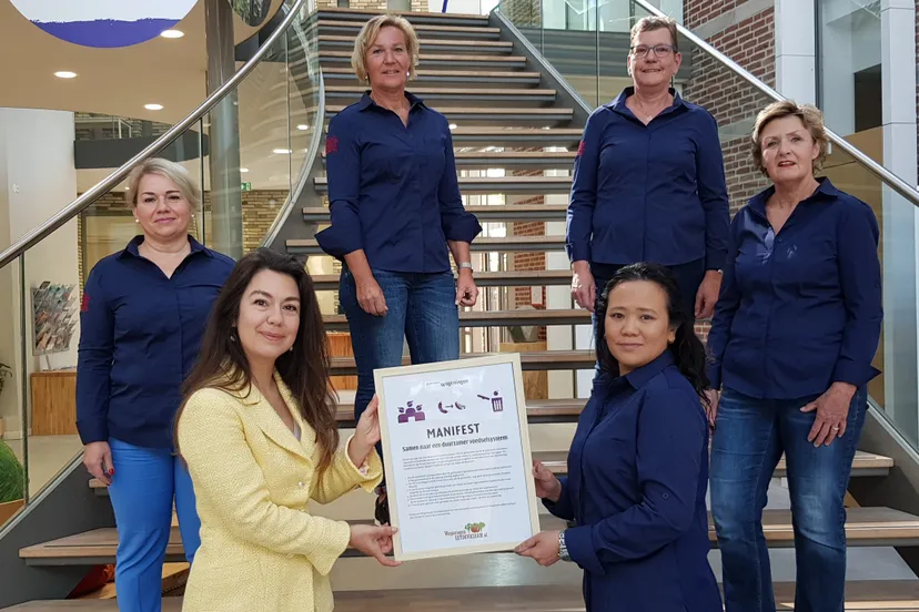 foto overhandiging manifest lara de brito