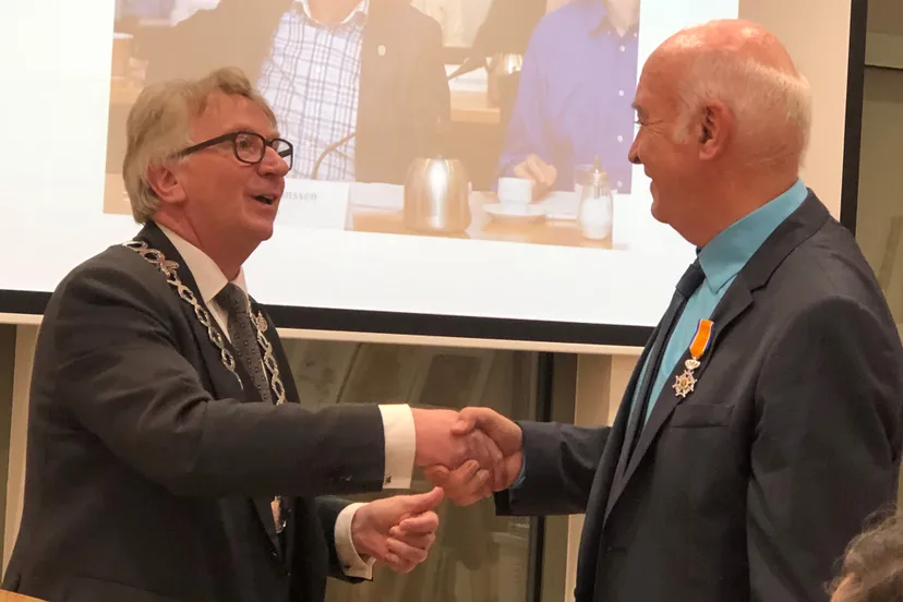 foto roeland janssen met burgemeester 3