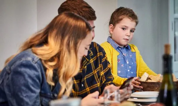 jdg 23 08 18 stiefgoed stills kleur 8z4a2252 600x357