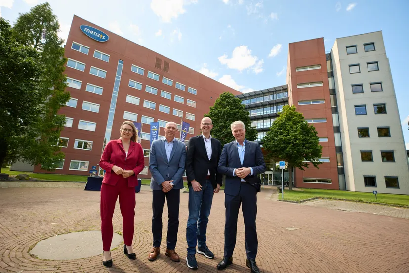 koopovereenkomst menzis en gemeente wageningen wethouder anne janssen notaris dirk jan sloots en wouter bos