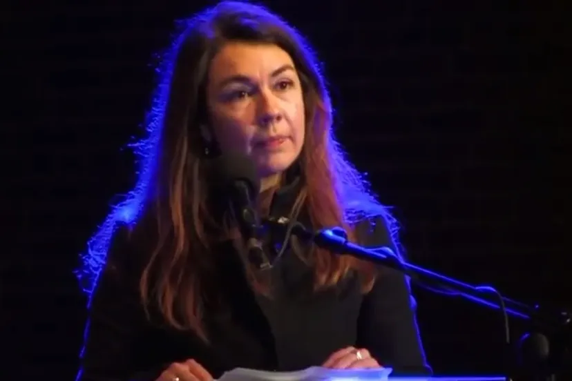 lara de brito youtube