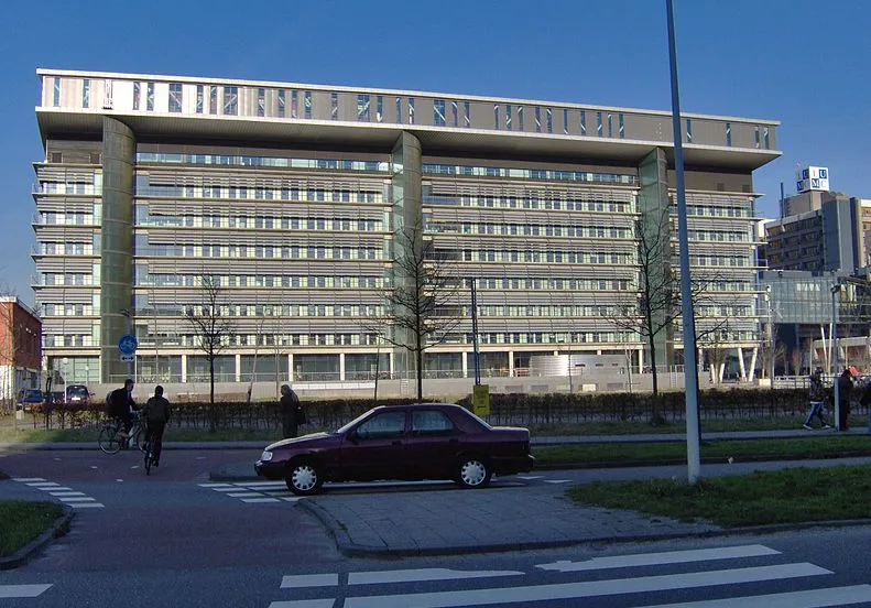onderzoeksgebouw lumc leiden tubantia wikimedia