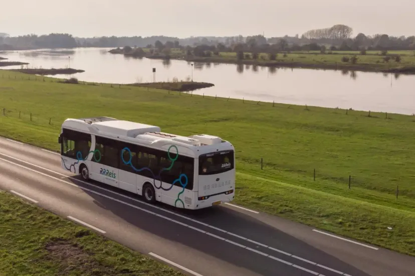 rrreis banner bus 77ef9d10 1920w