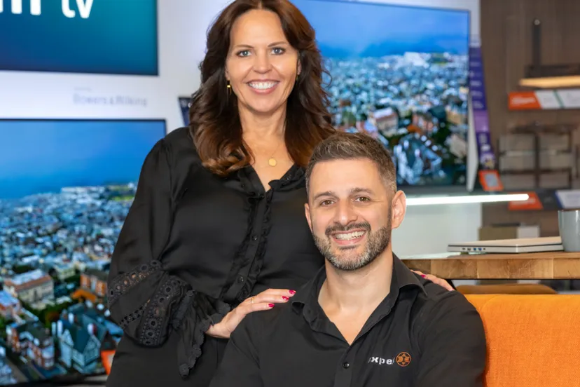 cas en ineke liggend