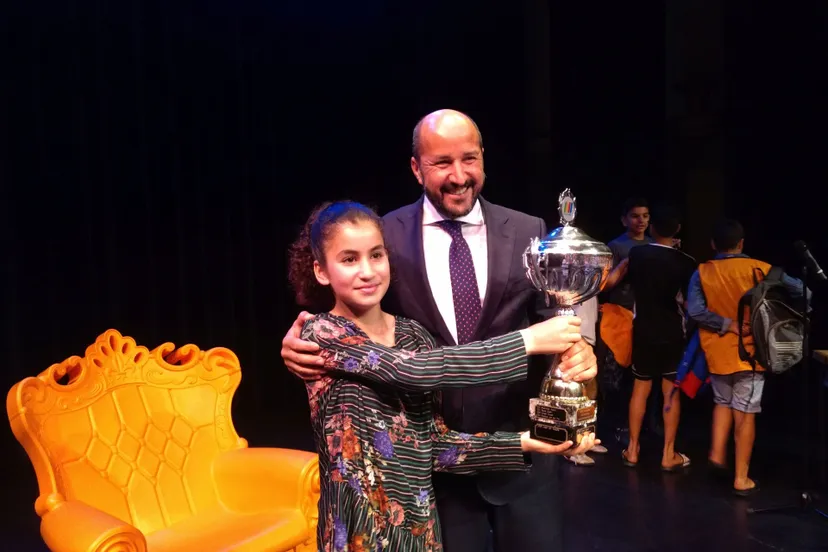 aya en de burgemeester voorleeswedstrijd