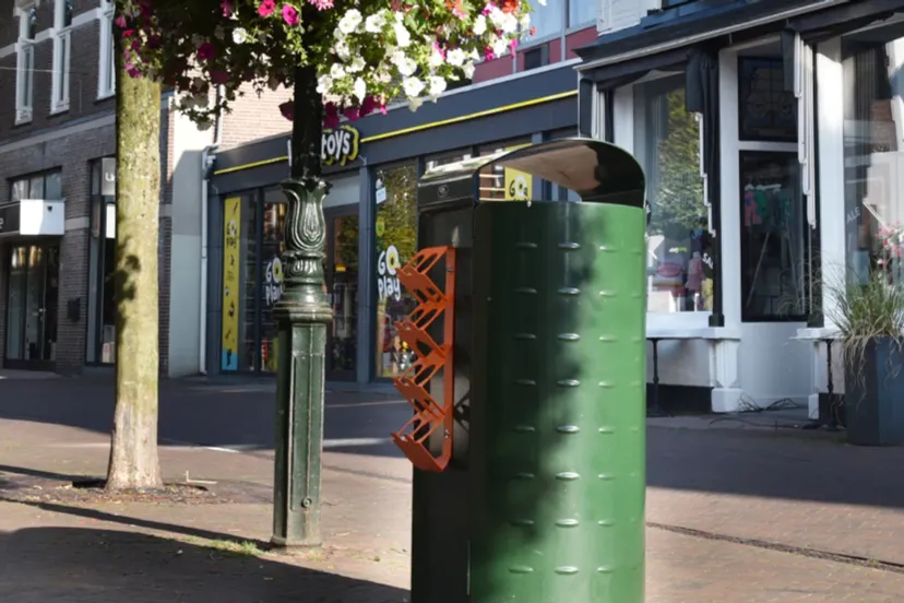 afvalbakken statiegeldbeugel voor de openbare ruimte grijsen