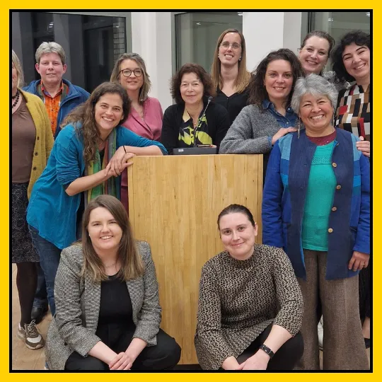 vierkante afbeeldingpostzegel 3women in politicspngrendition7921267