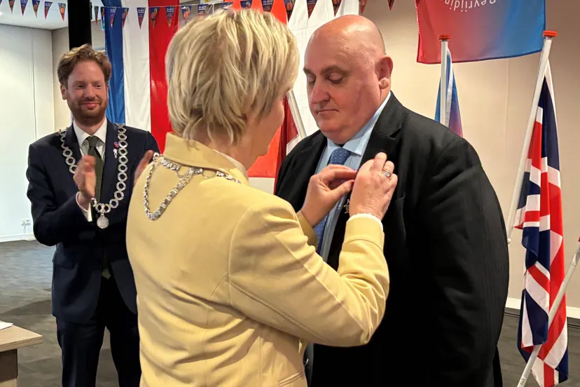 uitreiking koninklijke onderscheiding goodwin gem wageningenjpg