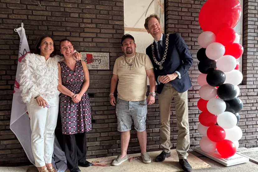 Eerste steen nieuwbouw Zideris