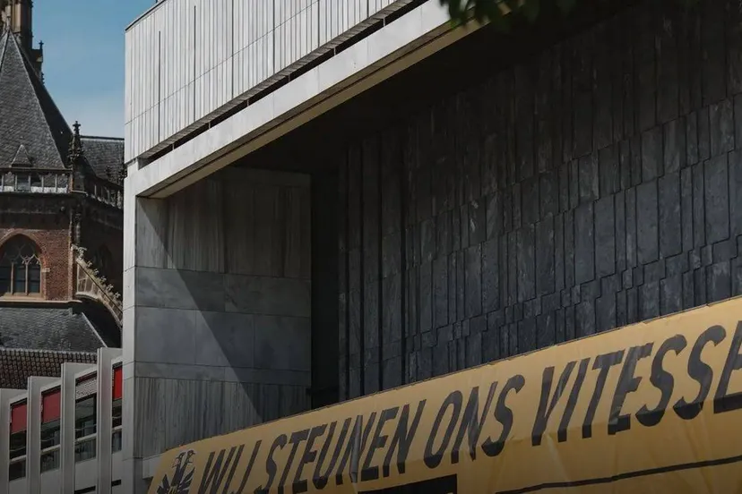 Vitesse in strijd om proflicentie Vitesse