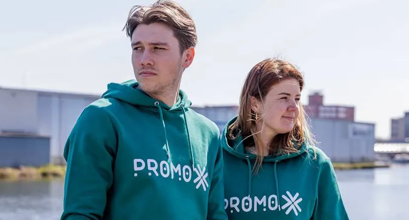 secondary_samen-sterk-in-dezelfde-outfit