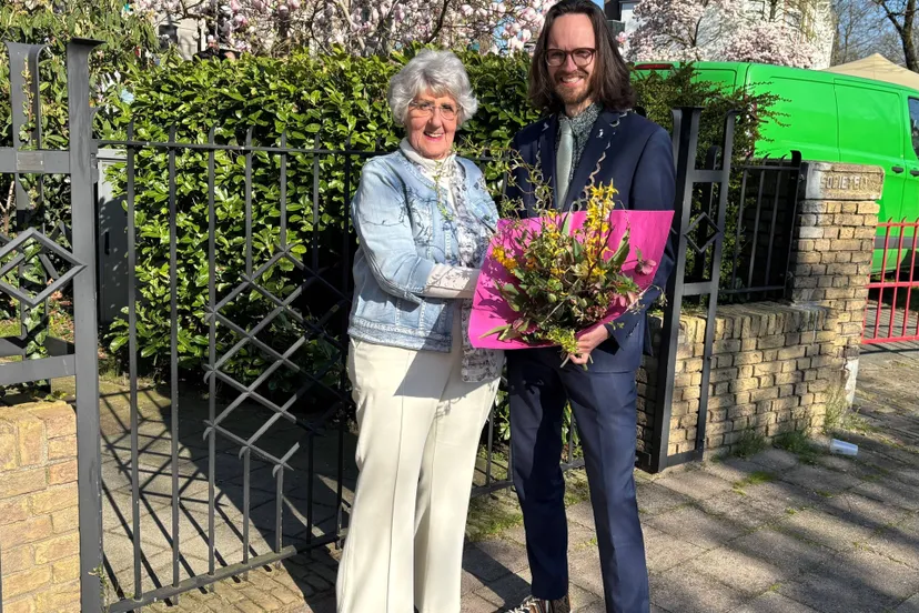 Uitreiking Wagenings erezilver Andrea Broesder