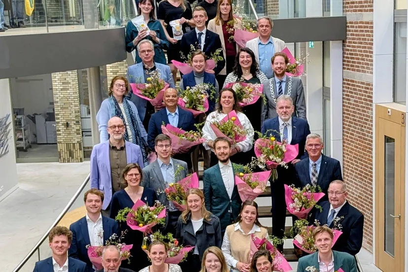 Installatie gemeenteraad Wagenin liggend