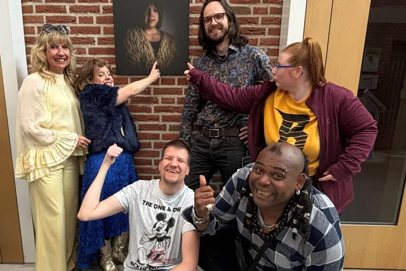 Opening fotoexpositie Syralene liggend