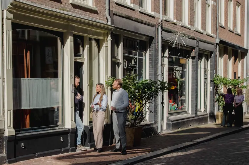 van huis tot huis Jehova's getuigen