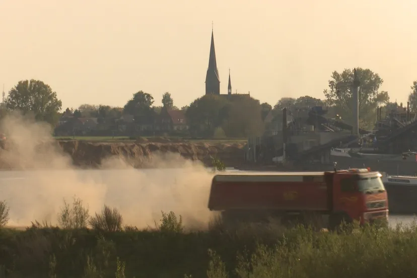 1 foto maas vrachtwagen 1