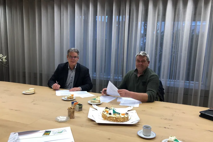 210223 foto ondertekening pleinstraatje