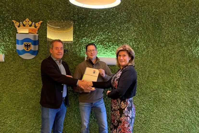 221020 foto ondertekening bouwen in boven leeuwen