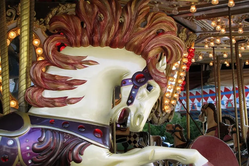 carousel horse 2726143 1280