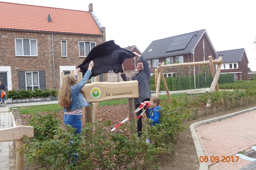 de leeuwentuin onthulling