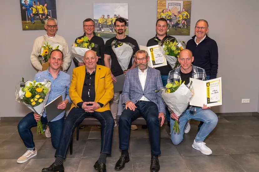 dsc01142 20230421 huldigingen leones 1