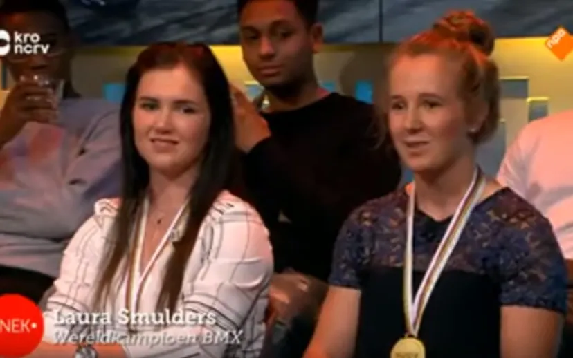 laura en merel smulders te gast bij jinek video 915x518 1