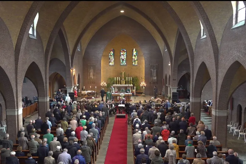 sluiting kerk wamel foto jos kruisbergen