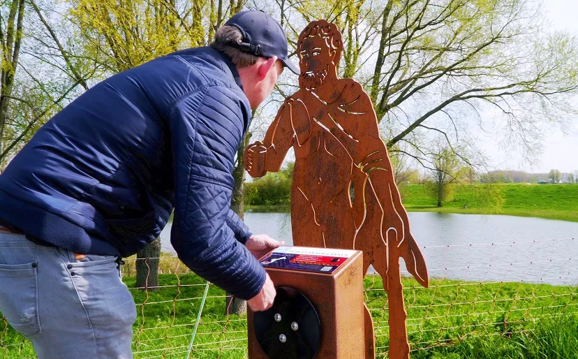 tempels langs demaas audiosilhouet 2