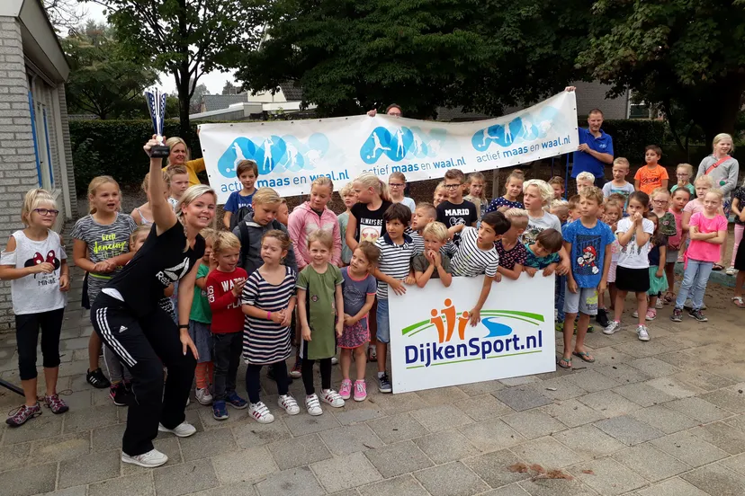 uitreiking wisselbeker jeugdlopen 2018 aan de wijzer 4 9 18