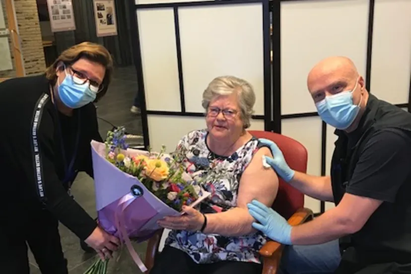 vaccinatie eerste bewoner kopie