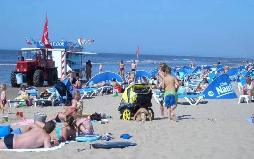 zandvoort beach 0541 915x518